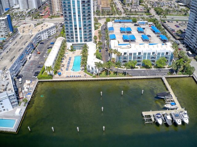 Apartment for sale  Unit #901 - photo 6256306