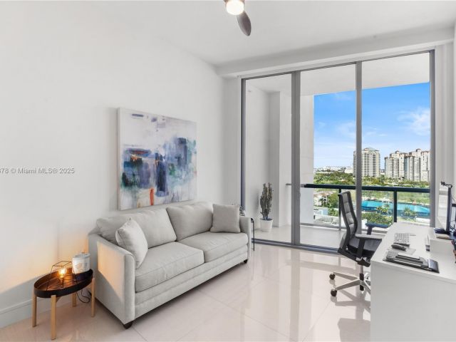 Apartment for sale  Unit #LPH02 - photo 6256955