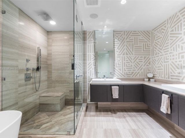 Apartment for sale  Unit #LPH02 - photo 6256958