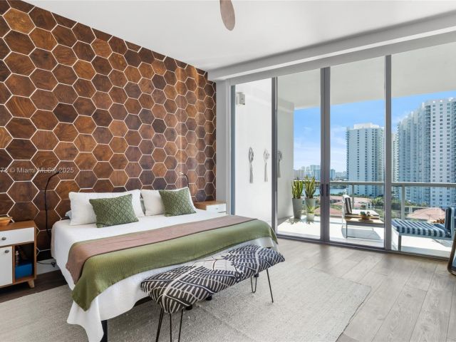 Apartment for sale  Unit #LPH02 - photo 6256961