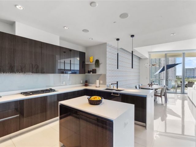 Apartment for sale  Unit #LPH02 - photo 6256962