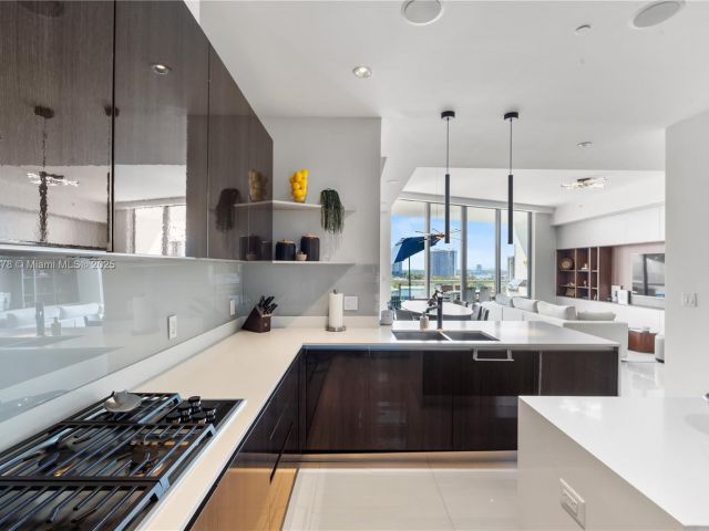 Apartment for sale  Unit #LPH02 - photo 6256964