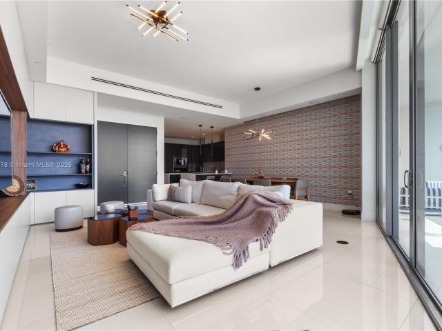 Apartment for sale  Unit #LPH02 - photo 6256967