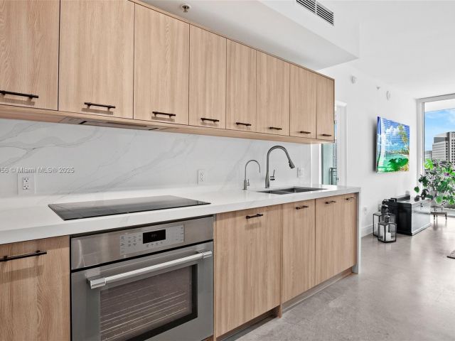 Apartment for sale  Unit #3810 - photo 6261319