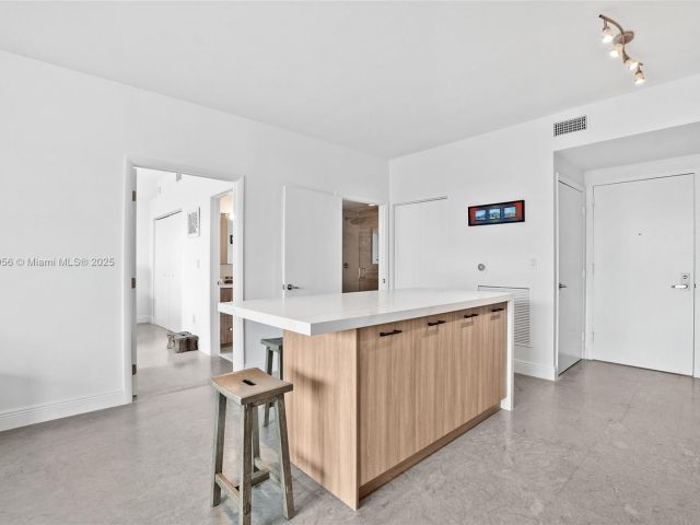 Apartment for sale  Unit #3810 - photo 6261321