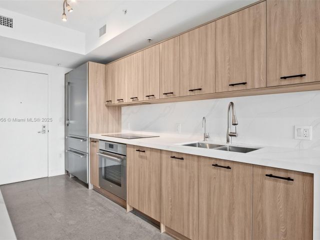 Apartment for sale  Unit #3810 - photo 6261322