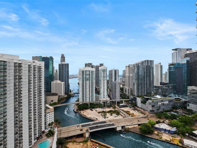 Apartment for sale  Unit #3810 - photo 6261329