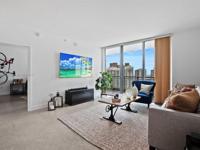 Apartment for sale  Unit #3810 - photo 6261331