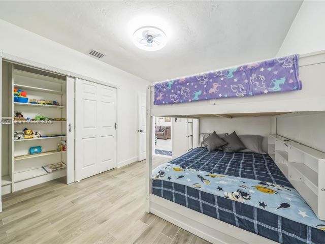 Home for sale at 1020 SW 4th Ave - photo 6255157