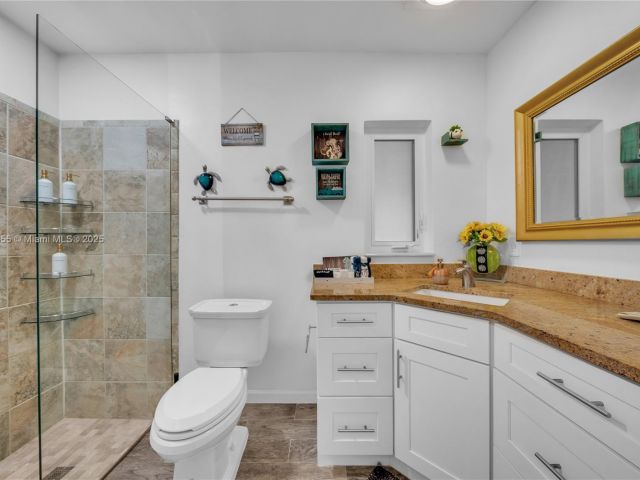 Home for sale at 1020 SW 4th Ave - photo 6255162