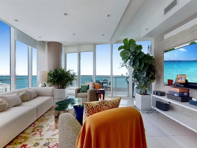 2-bedroom condo for sale in Miami - 2020 N Bayshore Dr 2801 - MondialRealty