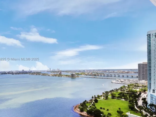 2-bedroom condo for sale in Miami - 2020 N Bayshore Dr 2801 - MondialRealty