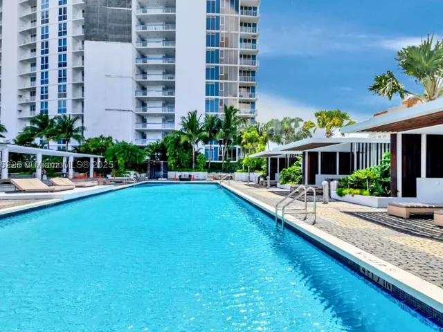 2-bedroom condo for sale in Miami - 2020 N Bayshore Dr 2801 - MondialRealty