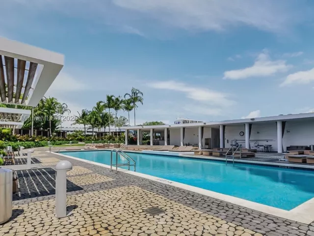 2-bedroom condo for sale in Miami - 2020 N Bayshore Dr 2801 - MondialRealty