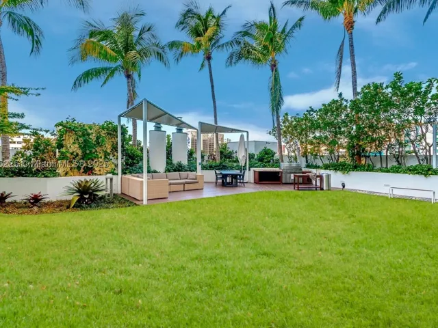 2-bedroom condo for sale in Miami - 2020 N Bayshore Dr 2801 - MondialRealty