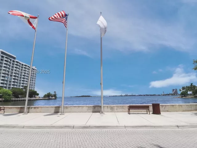 2-bedroom condo for sale in Miami - 2020 N Bayshore Dr 2801 - MondialRealty
