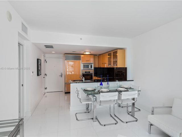 Apartment for sale  Unit #1415 - photo 6256840