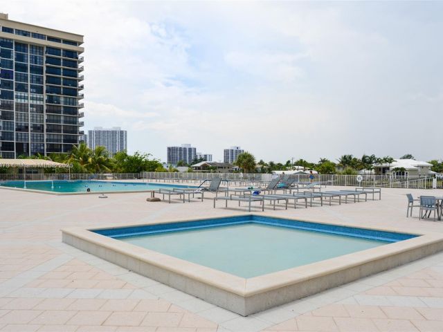 Apartment for sale  Unit #10D - photo 6256243