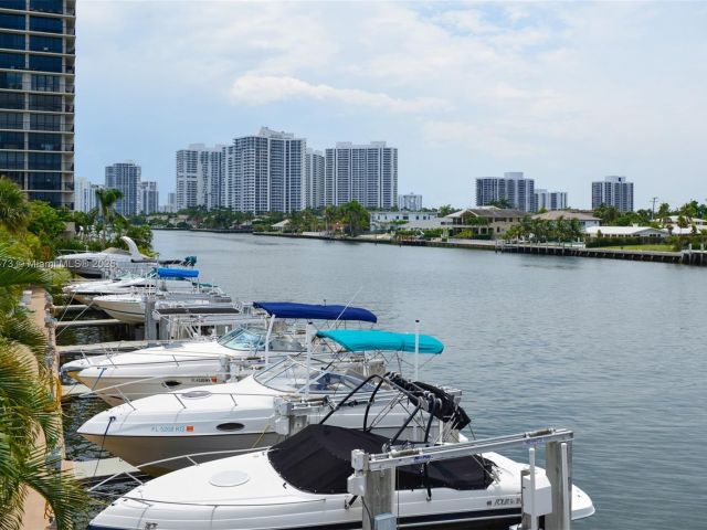 Apartment for sale  Unit #10D - photo 6256246