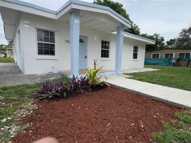 Home for sale at 16221 E Bunche Park Dr - photo 6256286