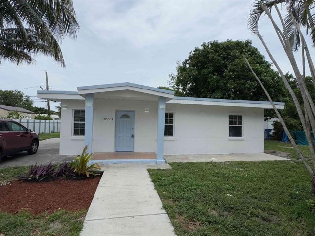 Home for sale at 16221 E Bunche Park Dr - photo 6256289