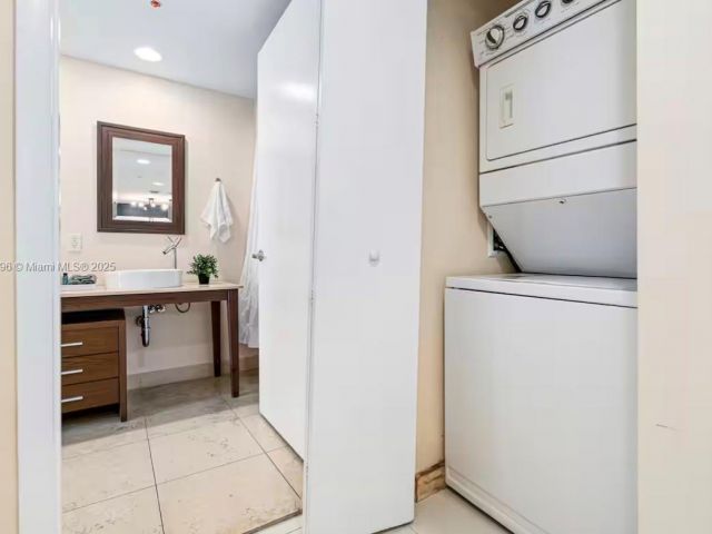 Apartment for sale  Unit #1606 - photo 6257887