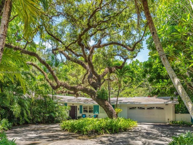 Home for sale at 3540 N Moorings Way - photo 6256561