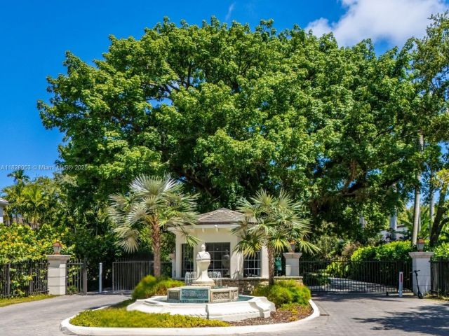 Home for sale at 3540 N Moorings Way - photo 6256564