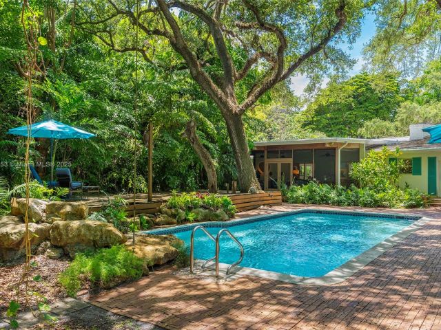 Home for sale at 3540 N Moorings Way - photo 6256566