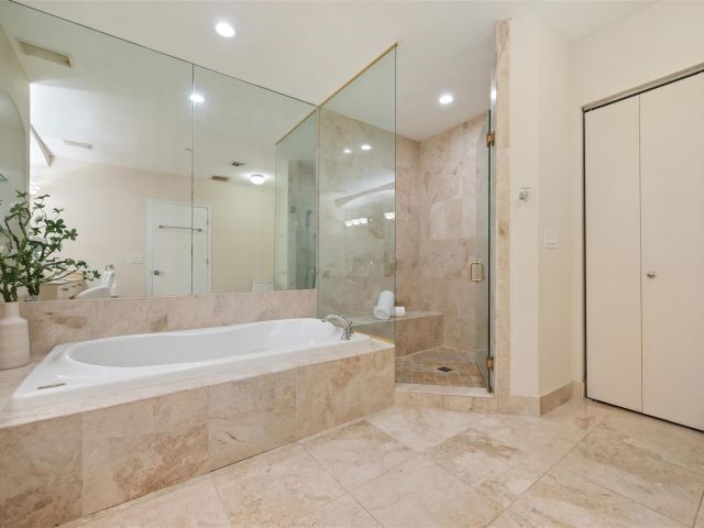 Apartment for sale  Unit #20D - photo 6262405