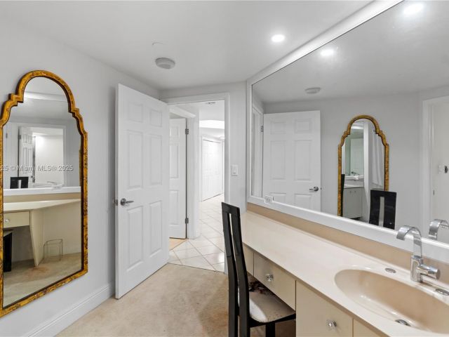 Apartment for sale  Unit #407 - photo 6257054