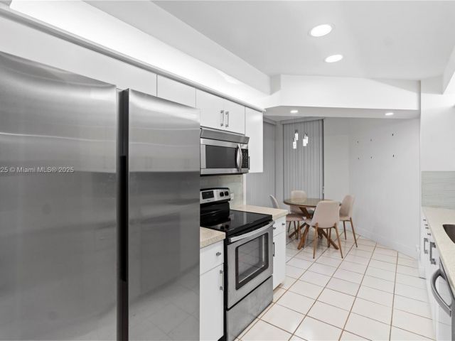 Apartment for sale  Unit #407 - photo 6257062