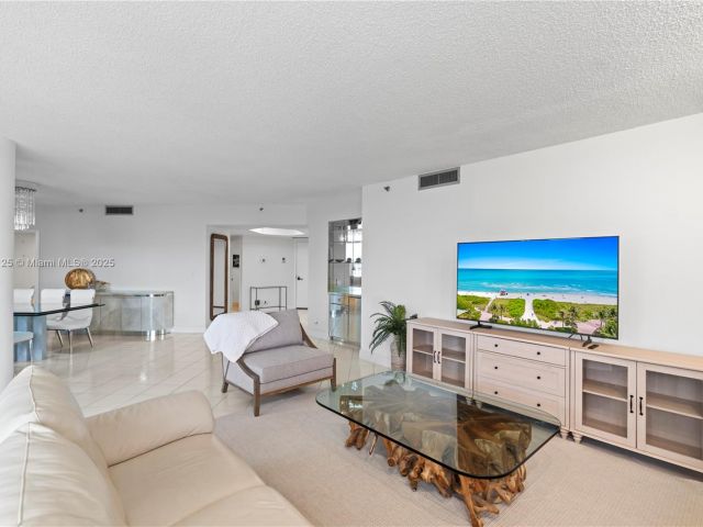 Apartment for sale  Unit #407 - photo 6257064