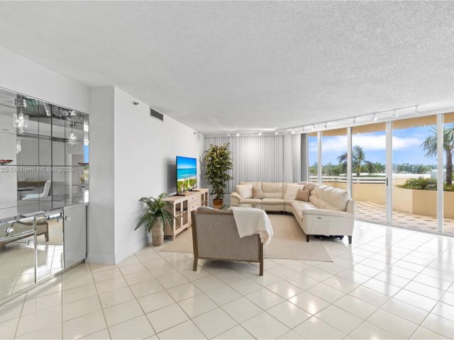 Apartment for sale  Unit #407 - photo 6257066