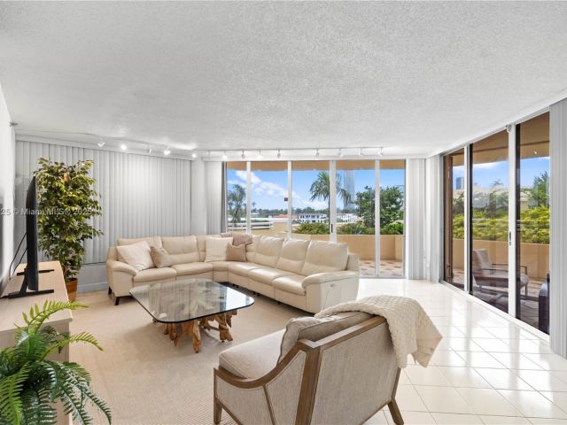 Apartment for sale  Unit #407 - photo 6257067