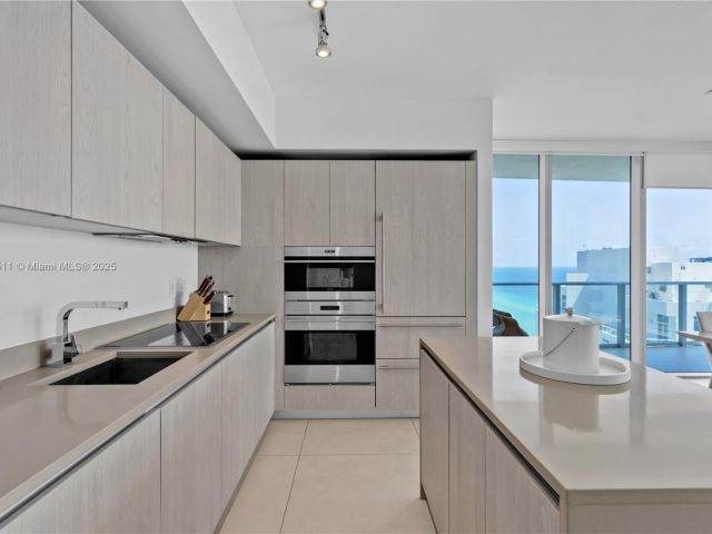 Apartment for sale  Unit #2302 - photo 6258143