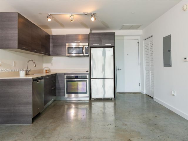 Apartment for rent  Unit #2205 - photo 6258257