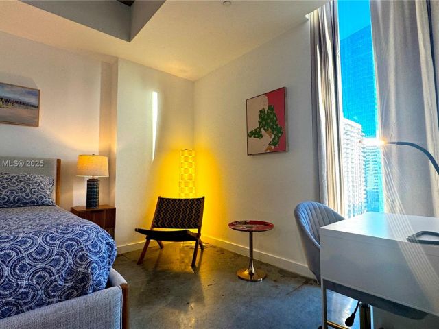 1-bedroom condo for rent in Miami - 151 SE 1st St 2205 - MondialRealty