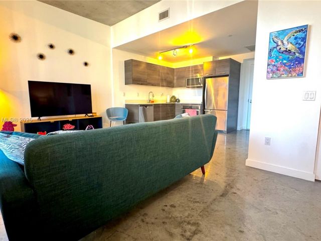 1-bedroom condo for rent in Miami - 151 SE 1st St 2205 - MondialRealty