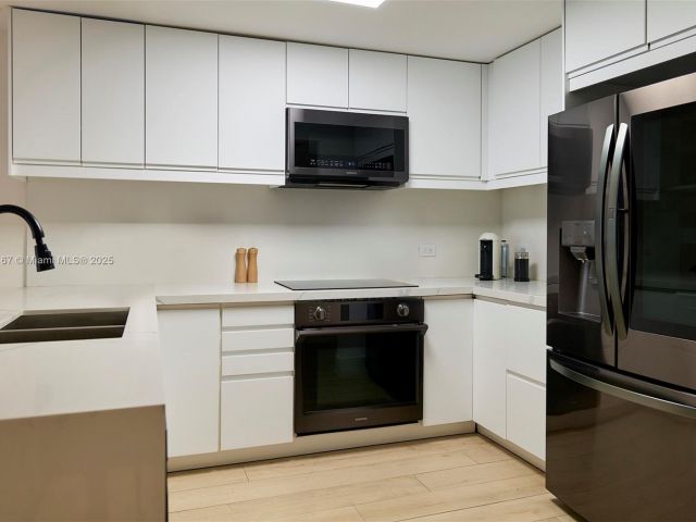 Apartment for rent  Unit #329 - photo 6273185