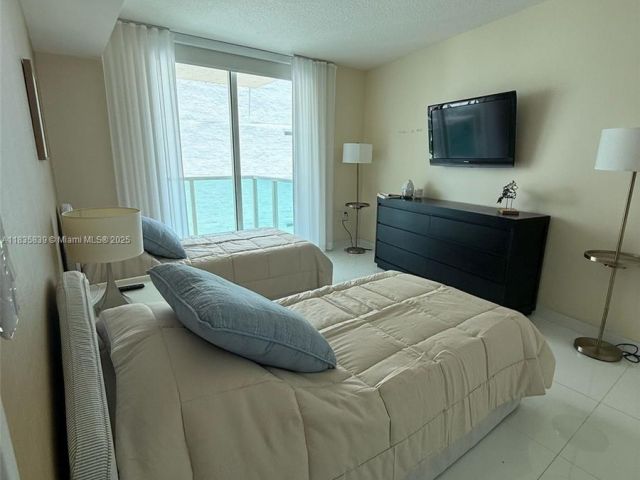 Apartment for sale  Unit #1-1401 - photo 6258653