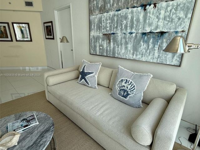 Apartment for sale  Unit #1-1401 - photo 6258657