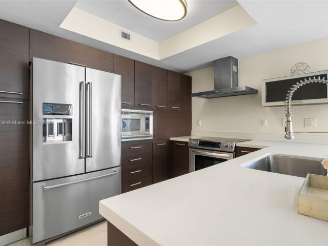 Apartment for sale  Unit #1-1401 - photo 6258662