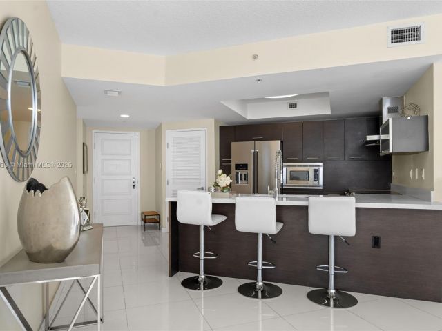 Apartment for sale  Unit #1-1401 - photo 6258664