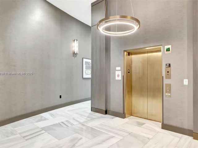 Apartment for sale  Unit #701 - photo 6285195