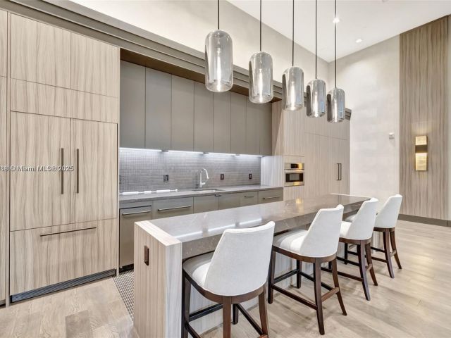 Apartment for sale  Unit #701 - photo 6285197