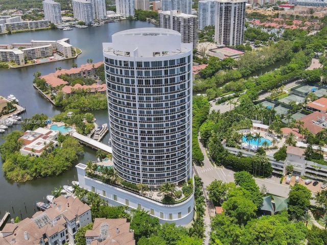 Apartment for sale  Unit #701 - photo 6285203