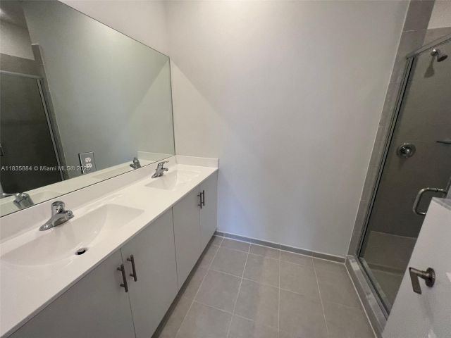 Home for rent at 13378 SW 286th St 13378 - photo 6274569