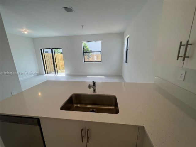 Home for rent at 13378 SW 286th St 13378 - photo 6274578