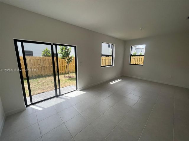 Home for rent at 13378 SW 286th St 13378 - photo 6274581